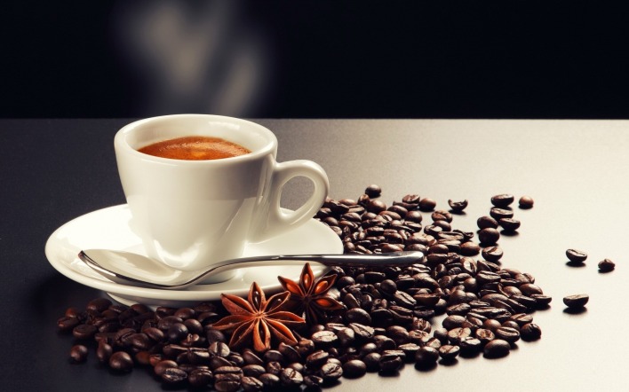 кофе кофейные зерна чашка блюдце ложка