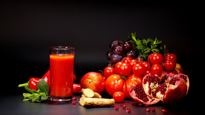 овощи томат гранат сок стакан натюрморт