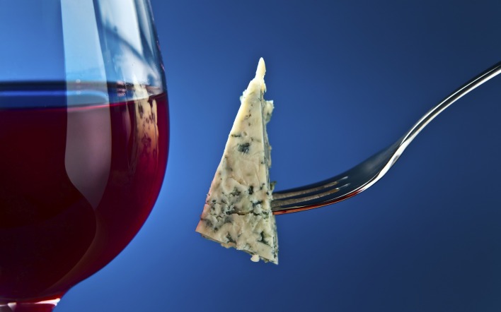 сыр вино сыр с плесенью вилка бокал