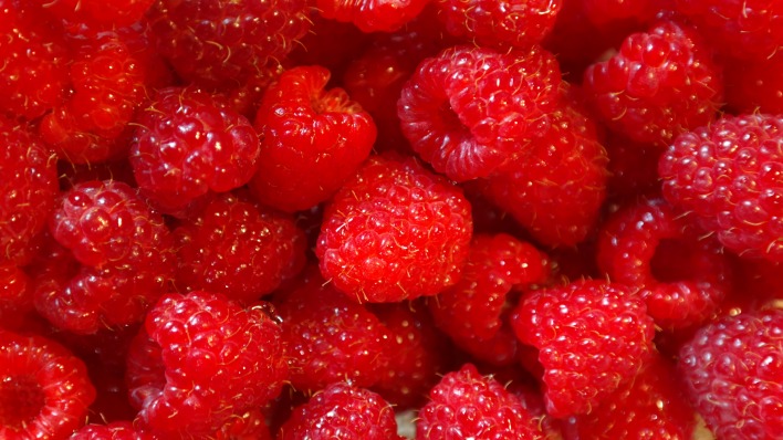 ягоды малина крупный план красная спелая