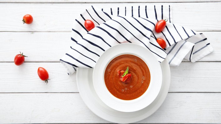 томатный суп вид сверху томаты