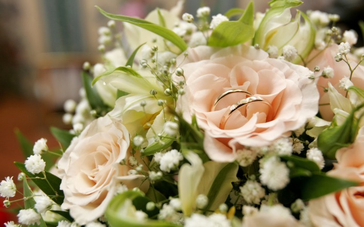 нежно-кремовые свадебные розы