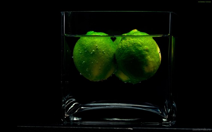 Лимоны в стакане