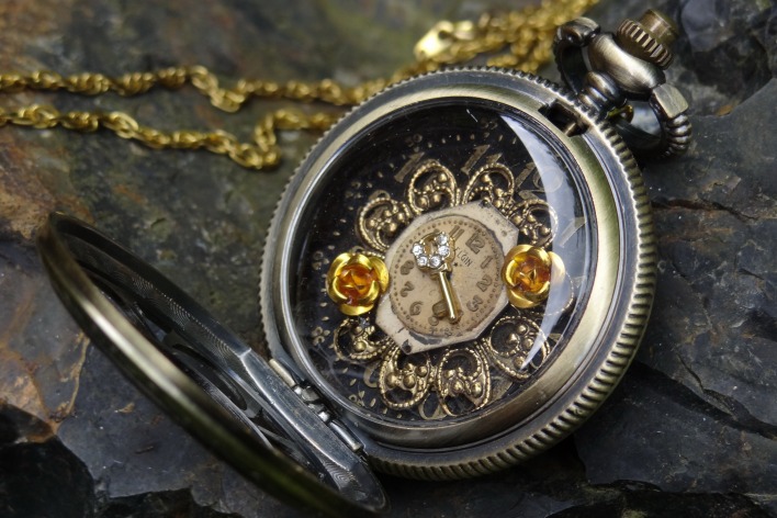 Часы Steampunk камень