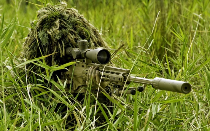 снайпер стрелок винтовка камуфляж трава