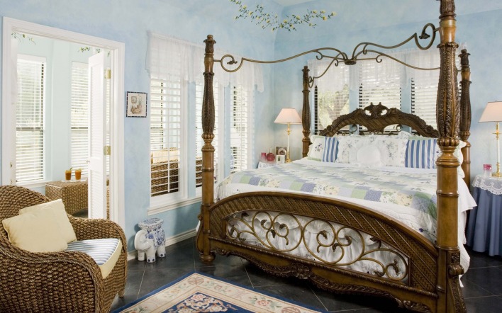Спальня с синим оттенком