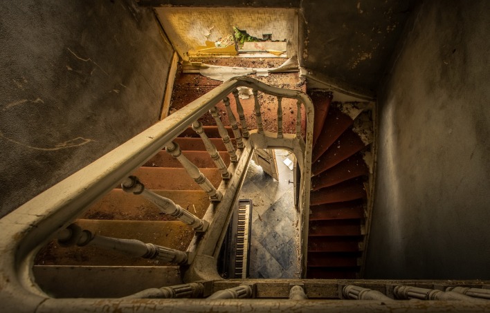 Дом старый лестница