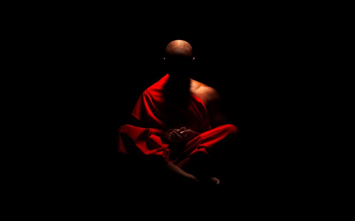 Монах в красном
