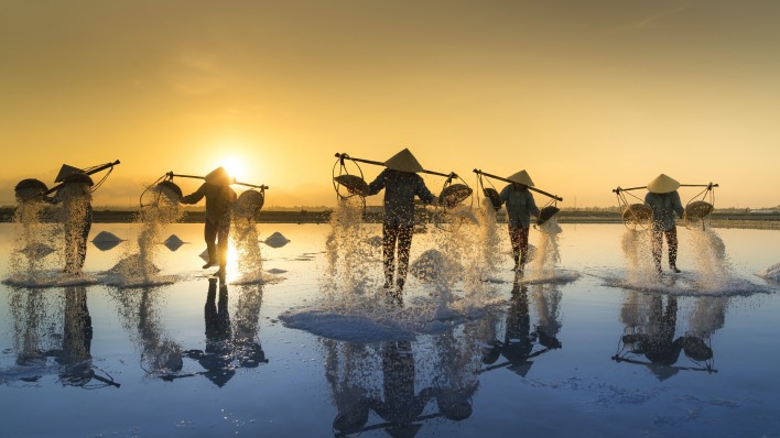 вьетнам рыбаки закат брызги