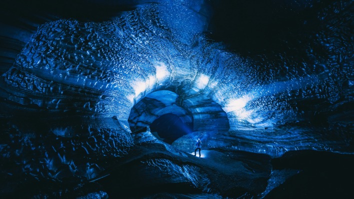 пещера свечение голубой