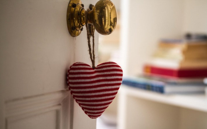 Сердце на ручке двери