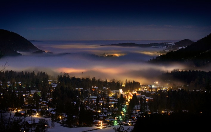Туман над ночным городком