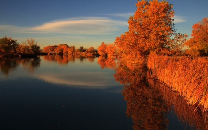 Осень вокруг озера