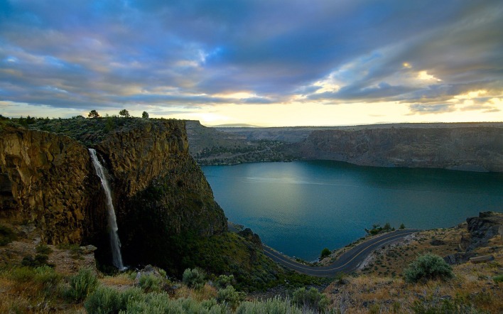 Природа водопад озеро