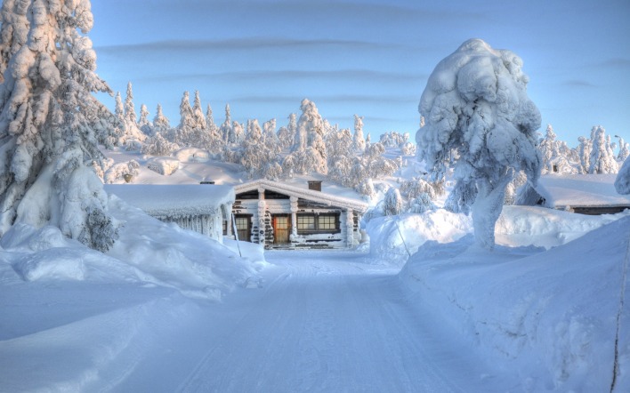 Заснеженный Финский домик