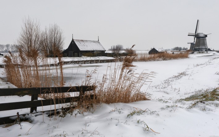 природа деревня дом снег зима забор мельница nature the village house snow winter fence mill