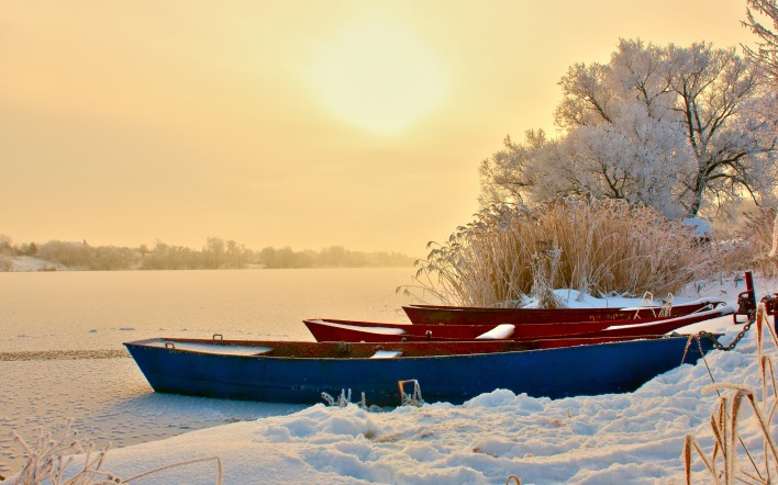 природа лодка зима снег