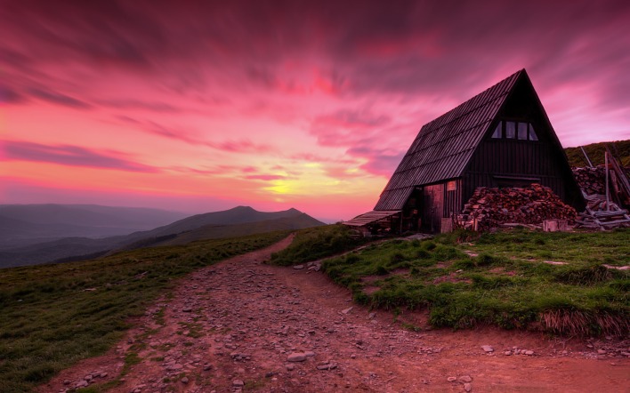 розовый закат домик гора
