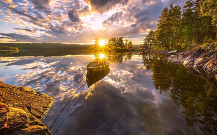 природа солнце озеро отражение деревья