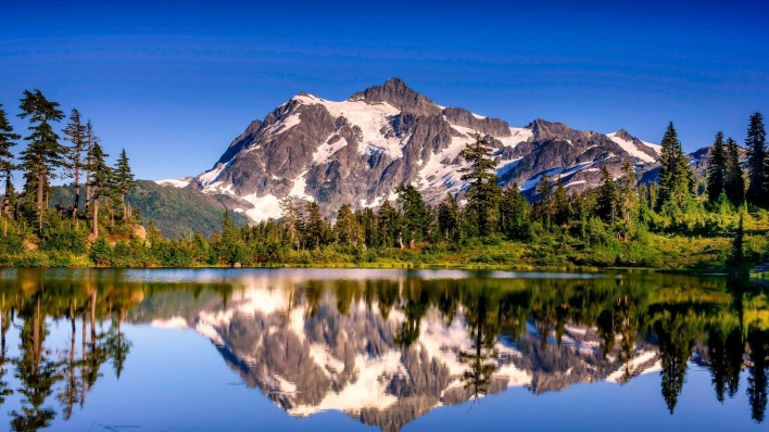 природа скалы горы озеро отражение деревья
