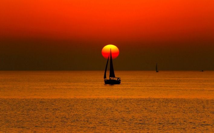 море солнце закат яхта