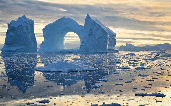 айсберг арка море глыбы небо