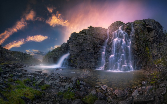 водопад скалы камни небо