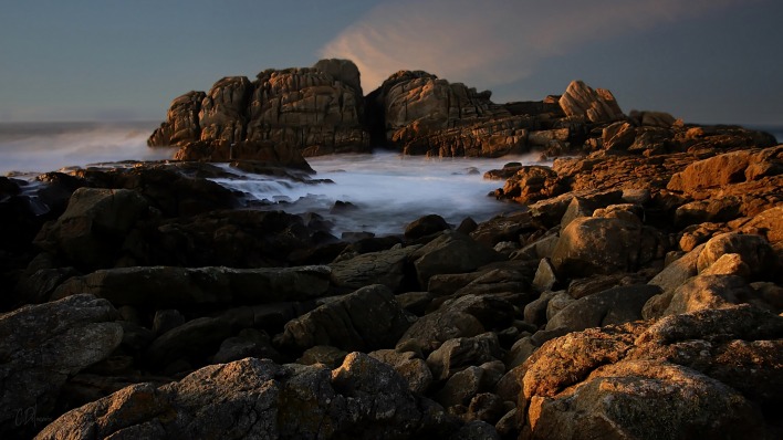 камни скалы море
