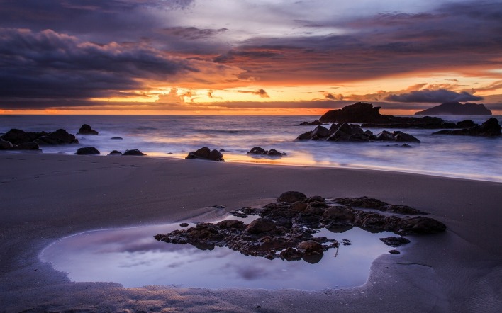 море песок скалы небо закат