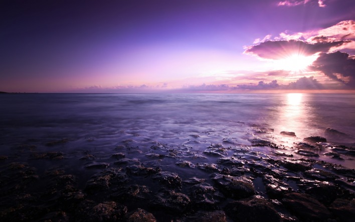 море горизонт фиолетовый солнечный свет лучи