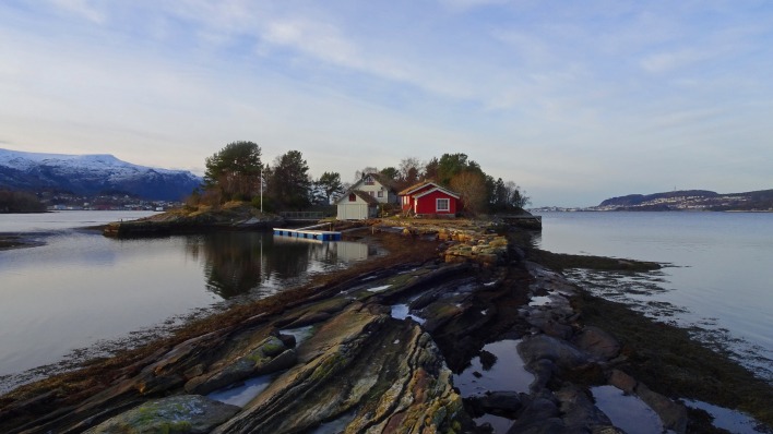 остров залив камни скандинавия домик
