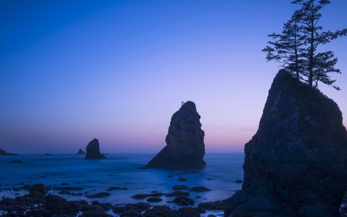 скалы камни сумерки вечер море берег