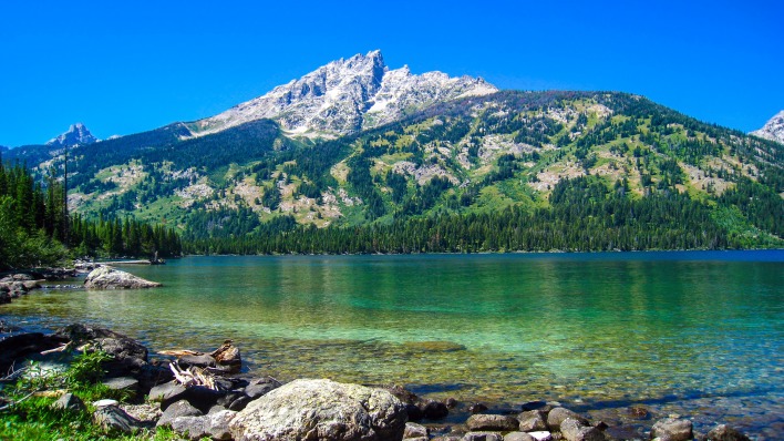 горы озеро водоем вершина камни склон