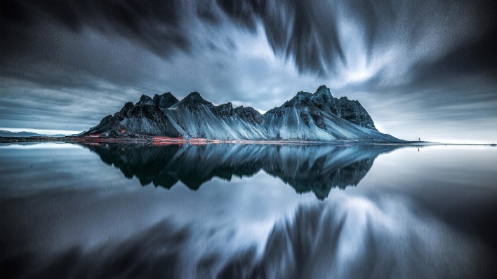 горы вода отражение
