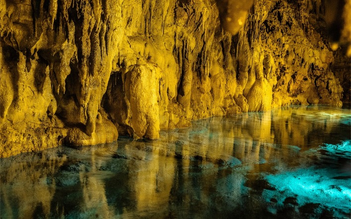 пещера вода