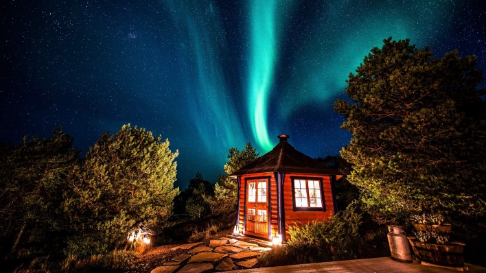 домик северное сияние ночь уют небо звезды