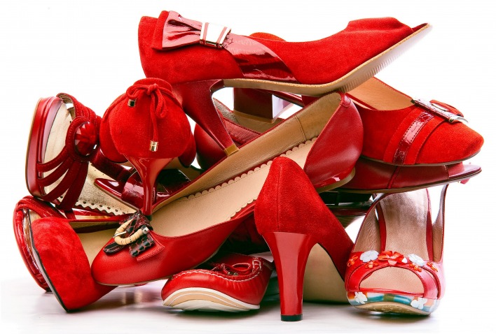 красная обувь