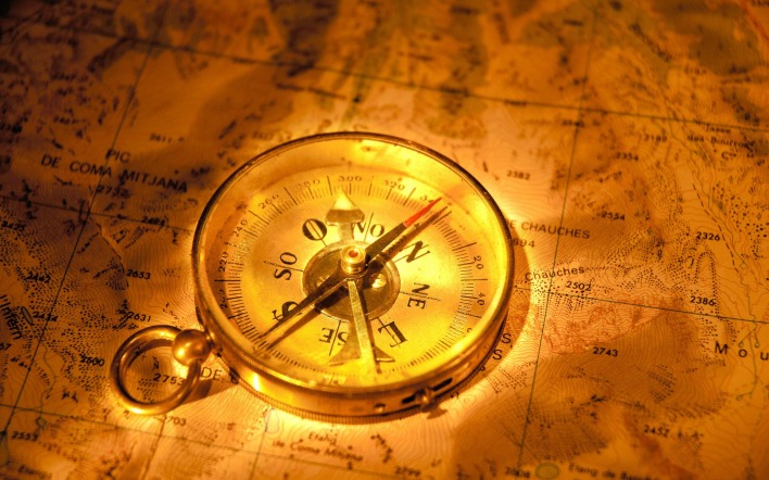 компас золотой карта путешественник