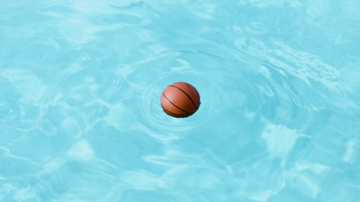 мяч баскетбольный вода в воде