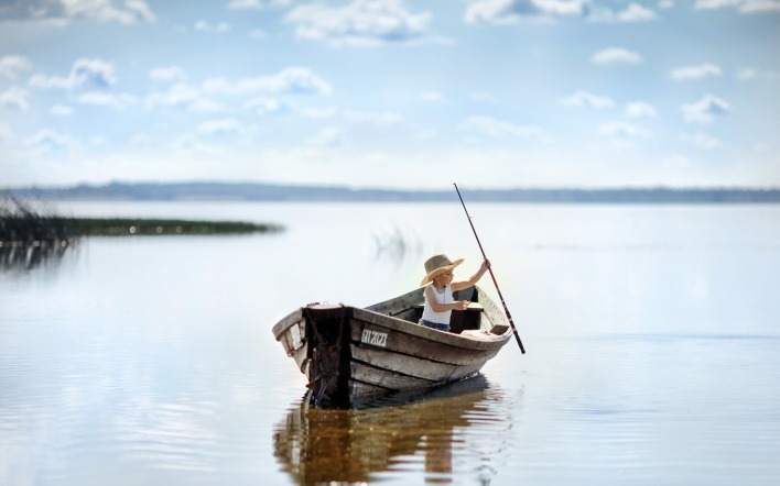 лодка мальчик озеро рыбалка
