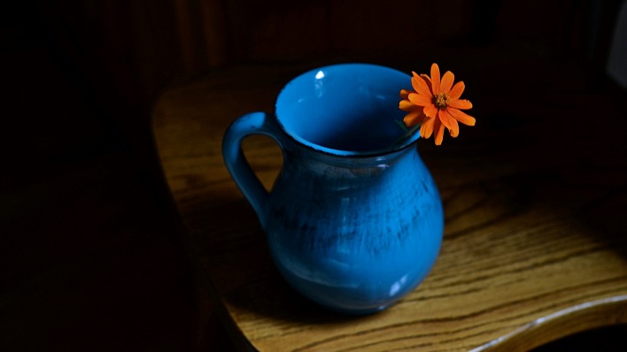 ваза глиняная цветок
