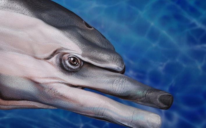 Дельфин рисунок на руке