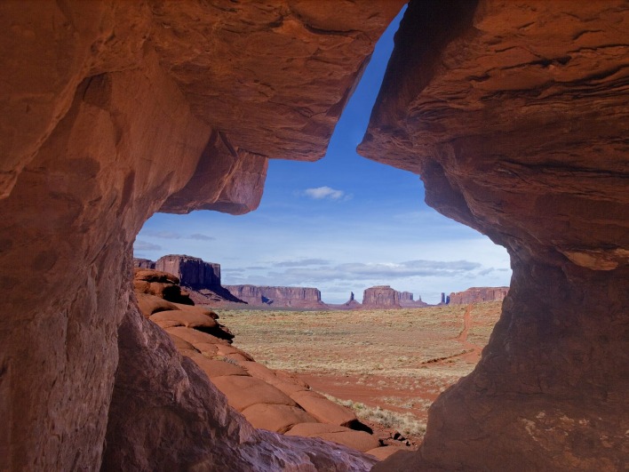 Navajo Pottery Arch, Monument Valley, Utah