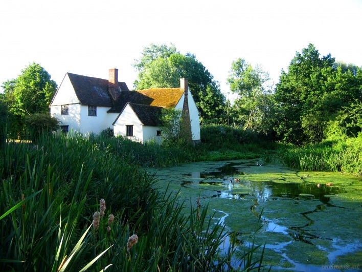 Озерцо возле дома, Англия