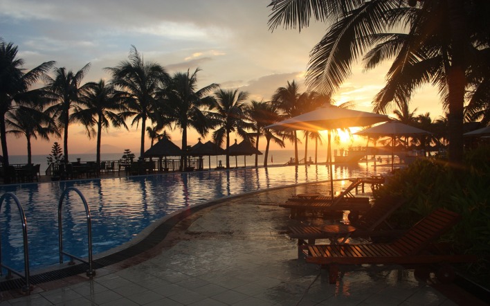 курорт бассейн закат пальмы отдых