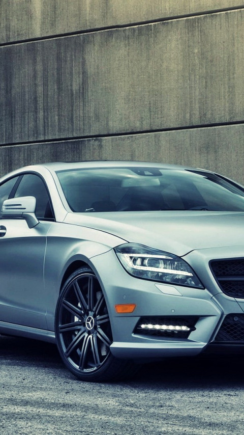 Mercedes-Benz CLS 63 стена