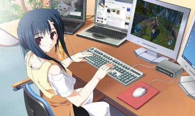 девочка аниме за компьютером