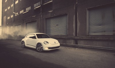 белый Volkswagen
