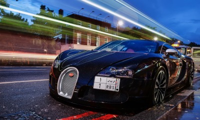Bugatti на дождливом асфальте