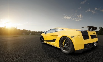 желтая Lamborghini